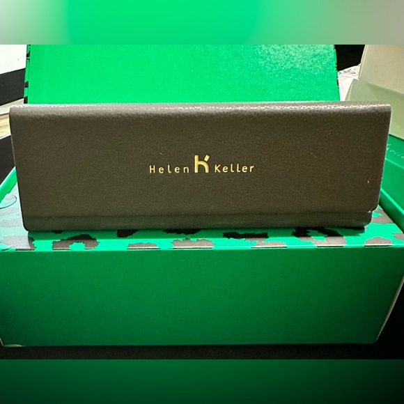 Helen Keller Embrace Leopard Hug You Sunglasses H2216 N06 Genuine New with/Tags - Picture 11 of 16